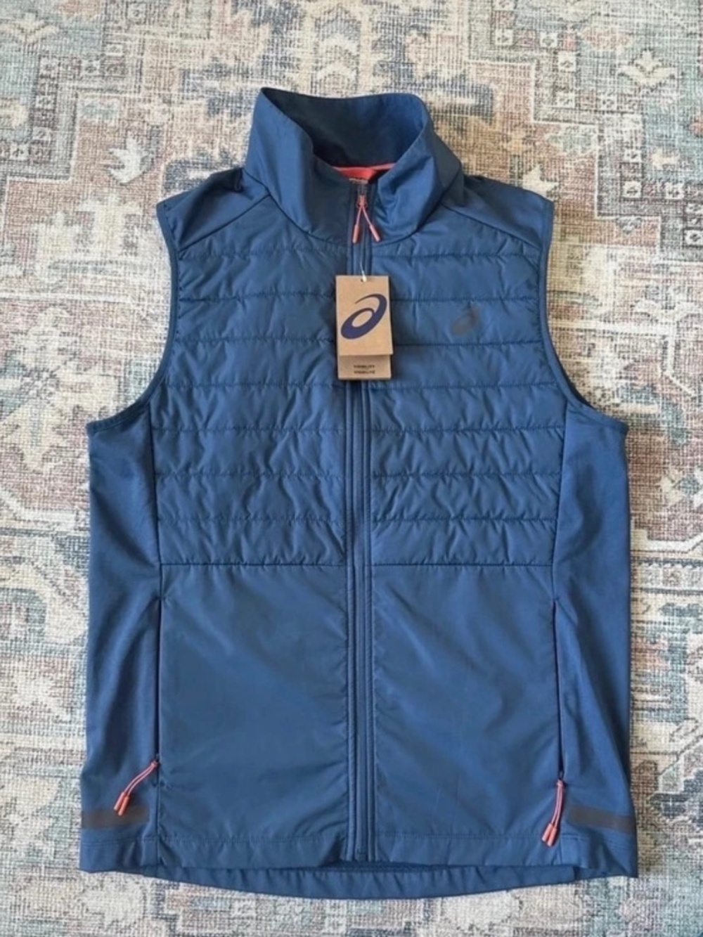 Asics lightweight quilted vest NEW with tags